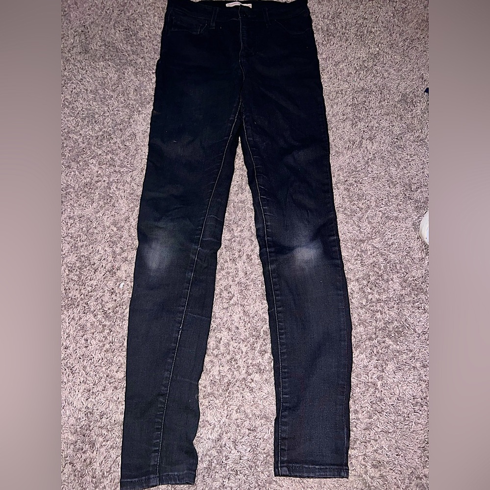 Levi’s black skinny jeans